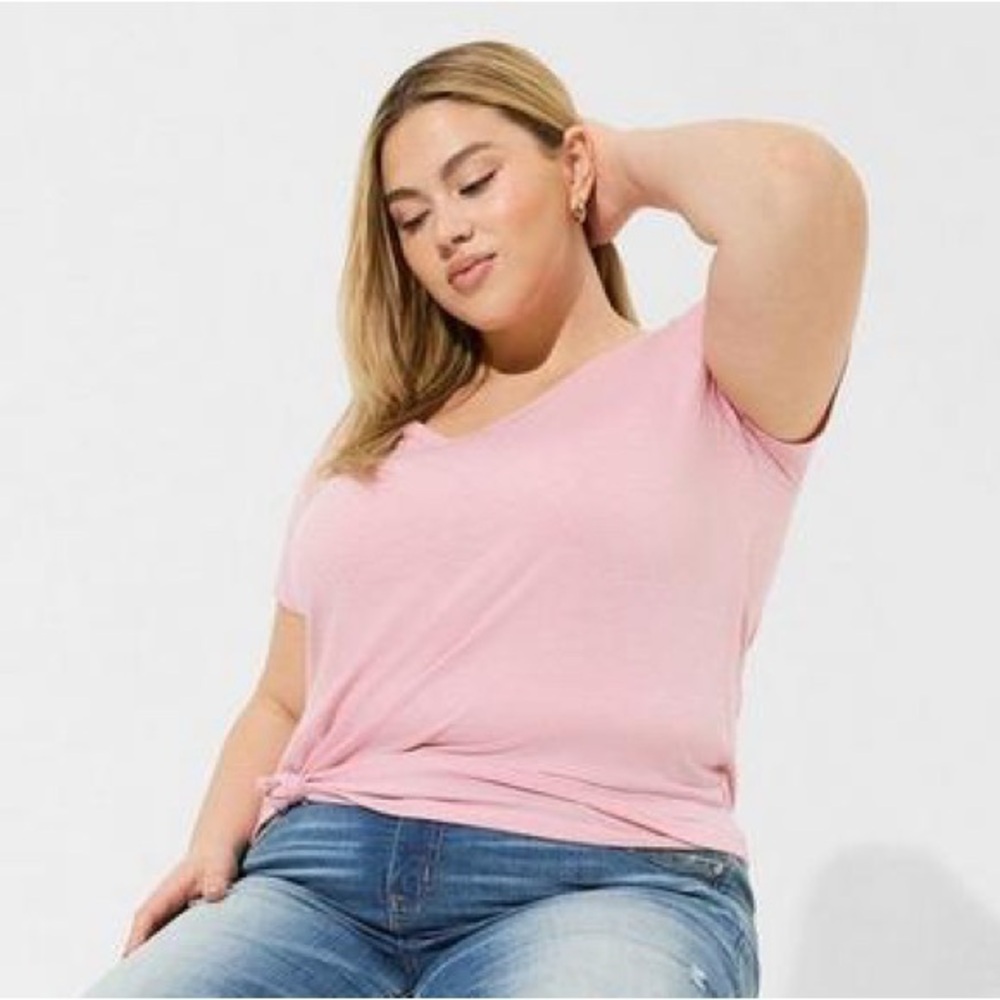 Women’s torrid 1 Pale Pink Girlfriend Signature Jersey V-Neck Tee 14 16 1X 1XL